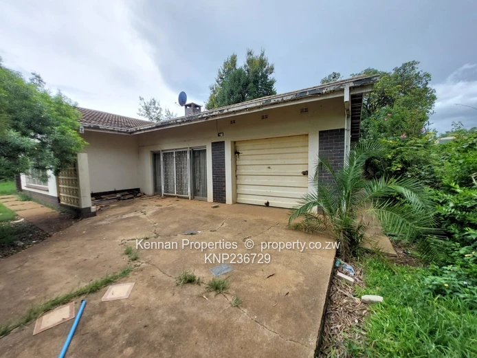 5 bedroomed Fixer Upper in Kadoma