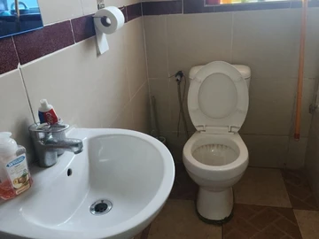 2 Bedroom Flat & Apartment