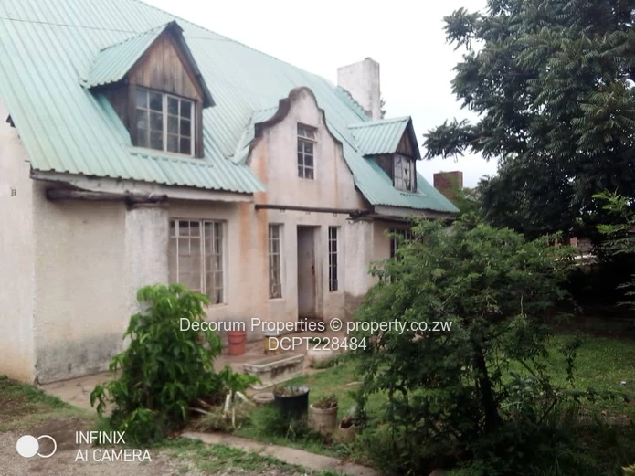 **Stunning 5-Bedroom Double-Storey House for Sale in New Marlborough**