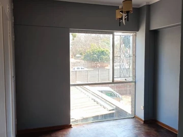 2 Bedroom Flat & Apartment