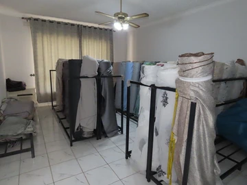 2 Bedroom Flat & Apartment