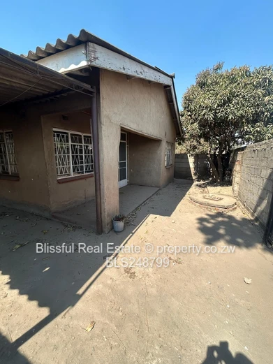 5 rooms for rent in New Tafara Mabvuku