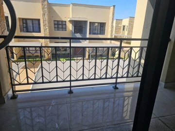 3 Bedroom Flat & Apartment