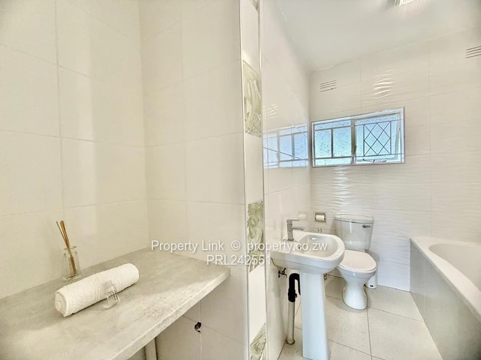 Rolf Valley - Super Convenient Location