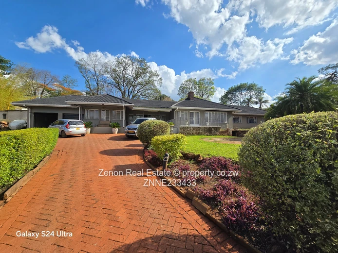 4bedroom house, main ensuite in Greystone park,4612sqm ,deed 390k neg (Sole Mandate)