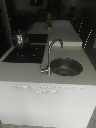 Ashdown Park - Neat and Modern House For Sale