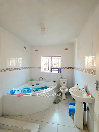 Magnificent 3 bedroomed house forsale!