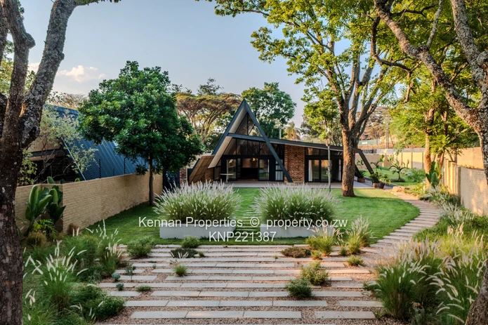 High End Townhouse In The Heart Of The Golden Triangle