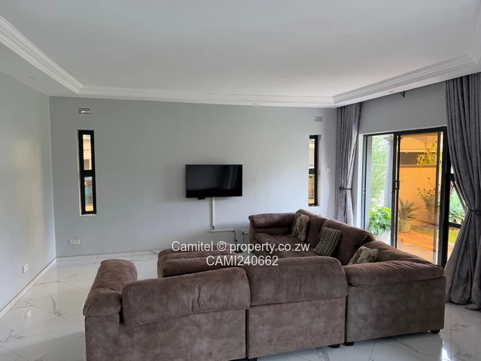 2 bed cluster in Arlington with borehole ,back up solar system 