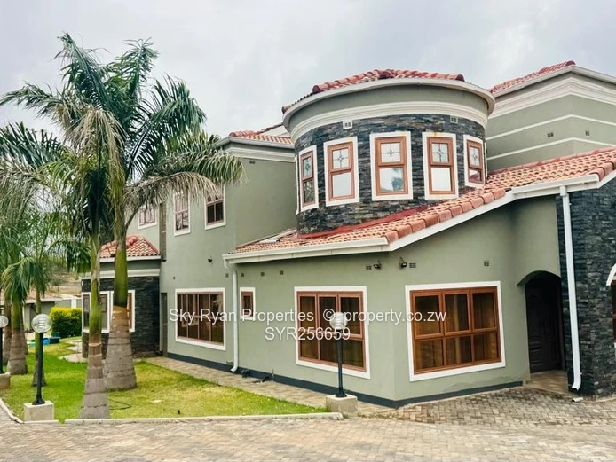 Luxury Brookview Estate For Sale 