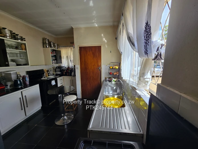 Idyllic Family Home in serene neighbourhood 