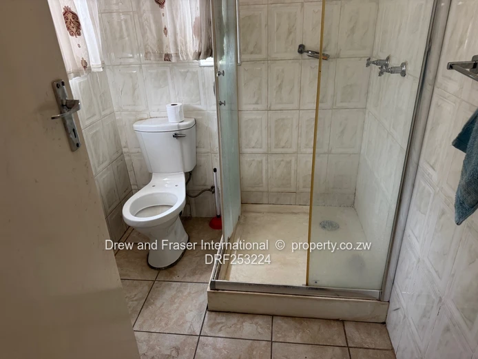 Zengeza 5 Ext 4 Bed Home - Fitted Kitchen, En-suite & Solar