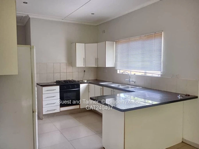 Low-Density Investment Opportunity on 2,100 sqm in Victoria Falls