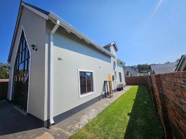 3 Bedroom Flat & Apartment