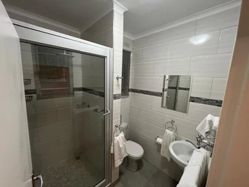 3 Bedroom Garden Flat