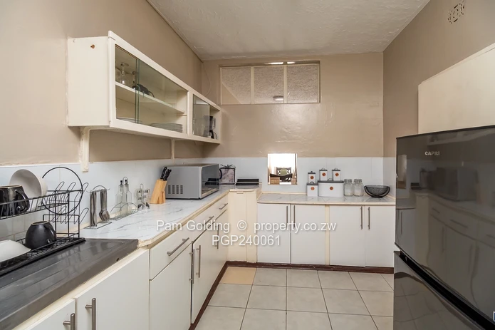 good investment opportunity in the avenues