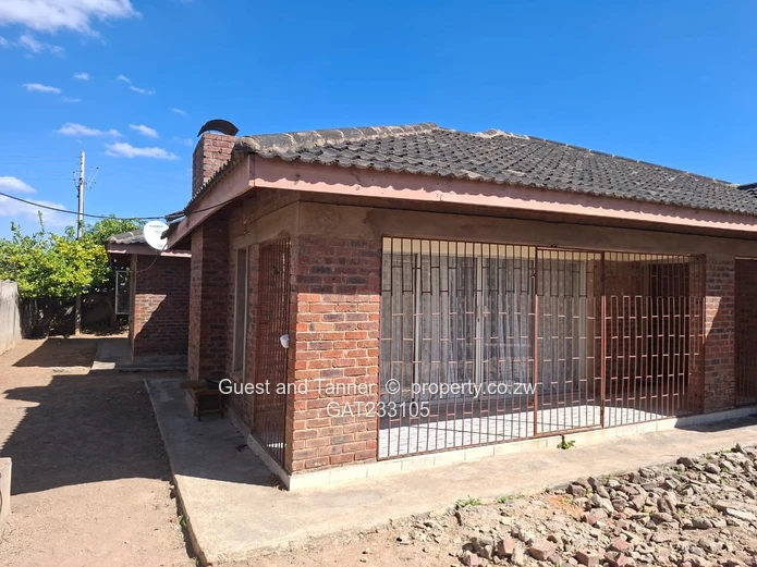 3-Bedroom house In Mainway Meadows
