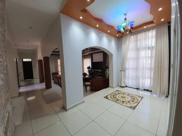 4 Bedroom Flat & Apartment