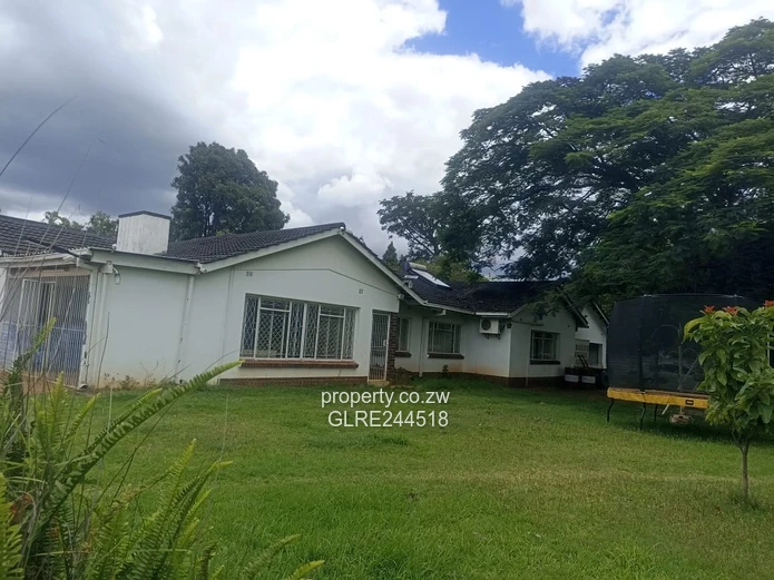 Mount Pleasant: 5-Bed on 3900m² with Borehole & Solar