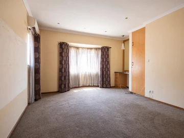 3 Bedroom Flat & Apartment