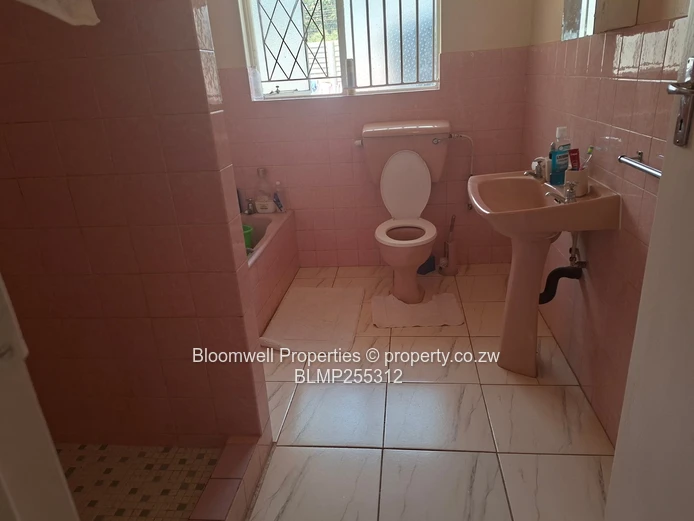 Spacious 3-Bed House in Vainona 