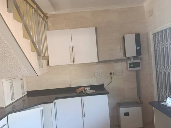 3 Bedroom Flat & Apartment