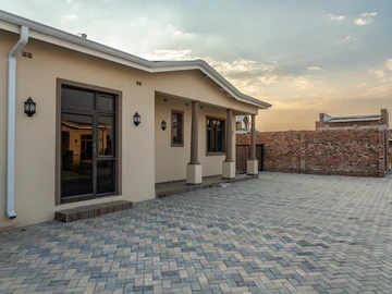 3 Bedroom Garden Flat