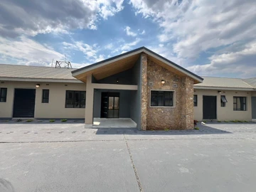 3 Bedroom Flat & Apartment