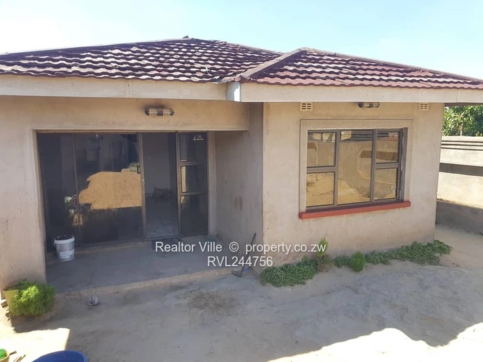 6-Bed Home Granary Park - Tiled Roof, Carport & Ensuite