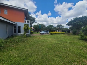 Half an acre plot with an old double storey house and a 3 beds cottage For Sale