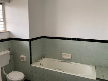 2 Bedroom Flat & Apartment