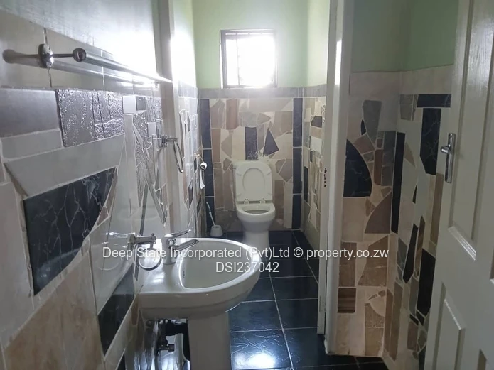 Borrowdale Pomona house for sale .