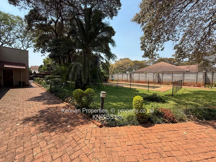 3 bedroom cluster unit available for rent 