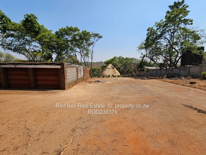 Large family home sitting on 5.3 acres