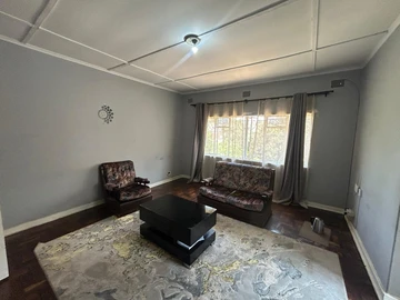 2 Bedroom Flat & Apartment