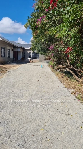 Stone-Faced Milton Park Commercial Unit - Borehole & Parking (Sole Mandate)