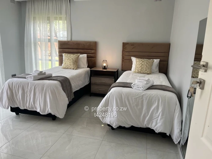 Pomona 3 bedroomed fully furnished Townhouse to rent