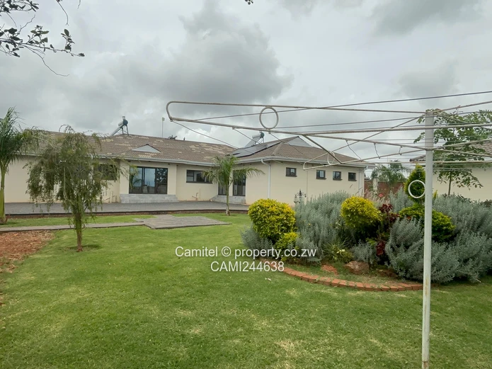 Modern Fully-Furnished 4BR Home with Borehole - Manresa