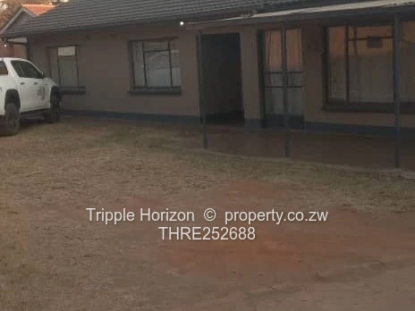 3-Bed Cranborne Home with Verandah, Flatlet cottage & Garden