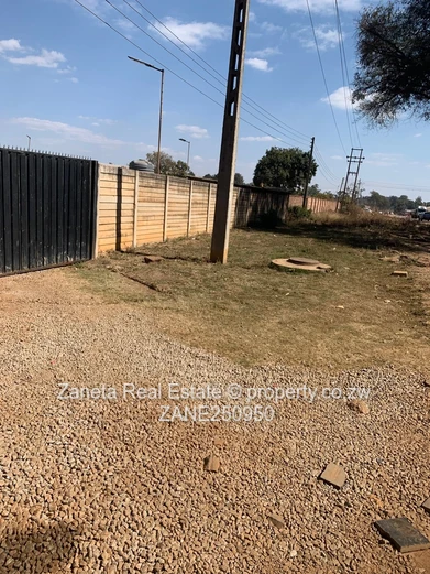 4,267 m² Walled Industrial Site beside Green-Roof Warehouse