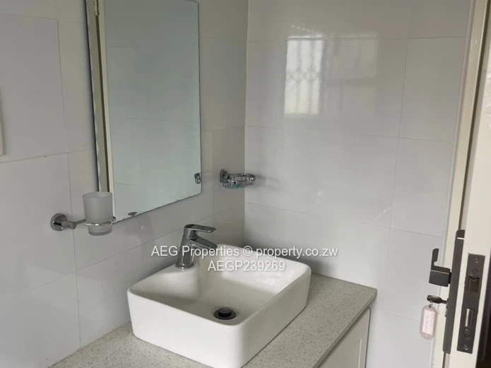 ?? 3 Bedroom Cluster for Sale in Avondale, West Road