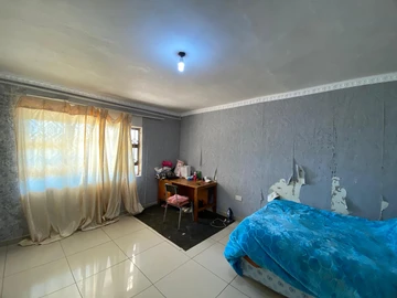 6 Bedroom House