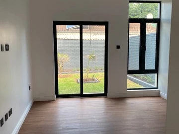 4 Bedroom Garden Flat