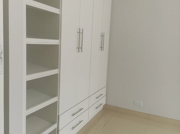 3 Bedroom Flat & Apartment