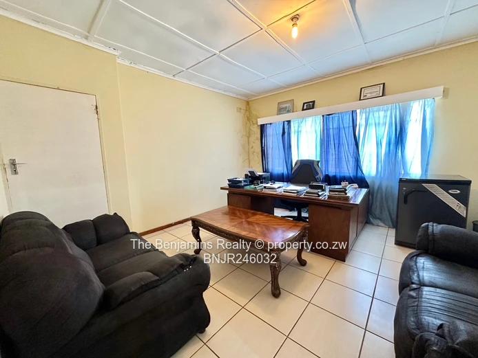 4 Bedroom Home Milton Park