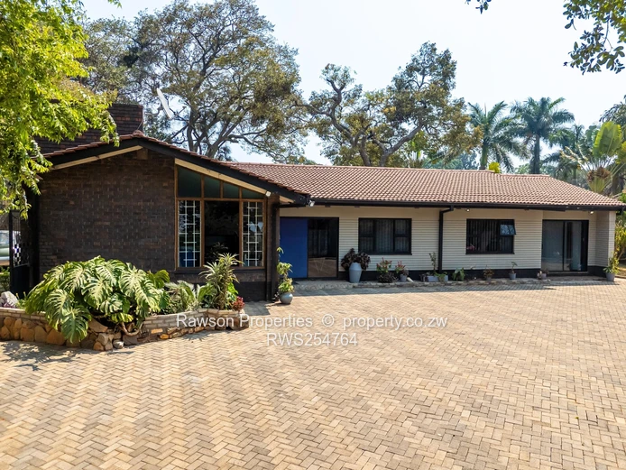 Prime Hillside Commercial Gem – Space, Location & Potential All In One