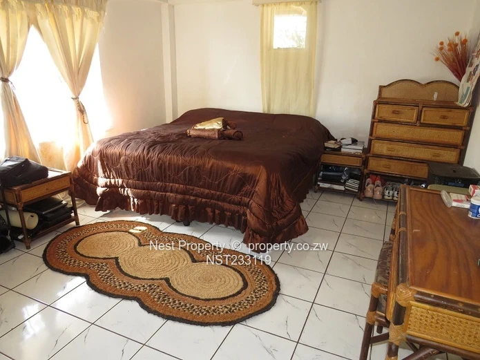 Neat 2 Bedroom Flat -  Avenues! (Sole Mandate)