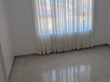 4 Bedroom Flat & Apartment