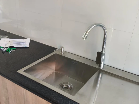 2 Bedroom Flat & Apartment