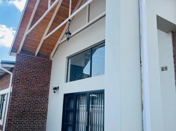 6 Bedroom Flat & Apartment